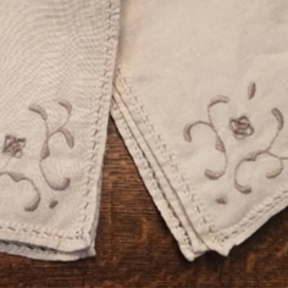 Vintage Elegant Antique White Broderie Anglaise Embroidered Linen Napkins (5)